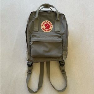 Mini Fjallraven Kanken Backpack in Fog